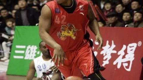 勒沃库森击败科隆，独占鳌头领先10分