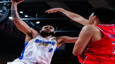 奥尔莫球场多才，弗里克视其为足球巨星